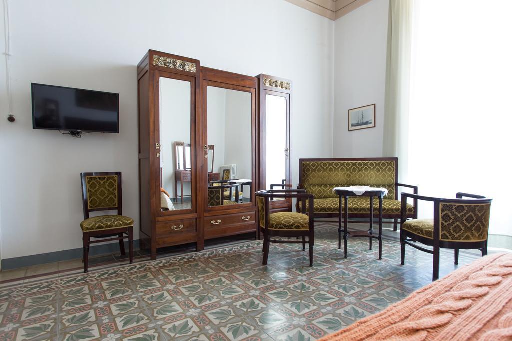 Palazzo Vallebona Gallipolli Exteriör bild